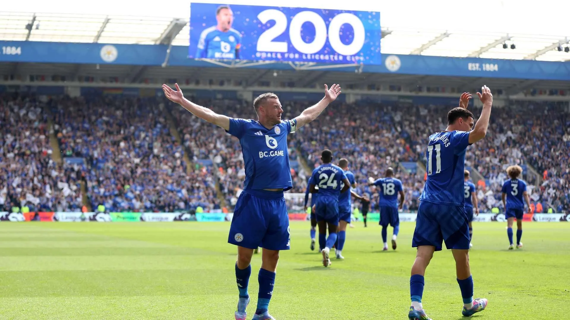 Vardy se va del Leicester con 200 goles